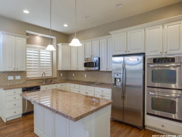 2431 N Cranefield W, Clinton, UT 84015 — photo 5