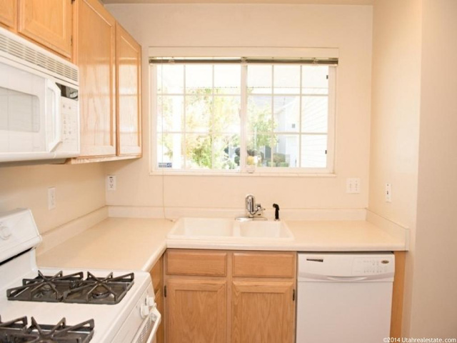 263 N 170 W, Centerville, UT 84014 — photo 6