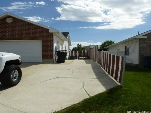 1021 W 1875 N, Clinton, UT 84015 — photo 3