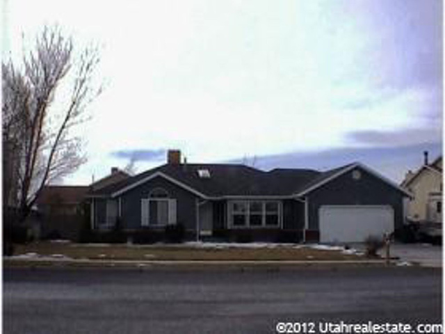 1548 Hidden Valley Dr, Sandy, UT 84092