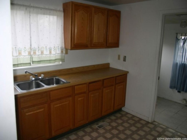 96 N 100 E, Levan, UT 84639 — photo 5