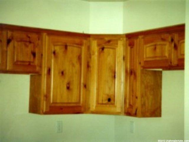 10319 S Sandy Willow Cv, Sandy, UT 84070 — photo 2