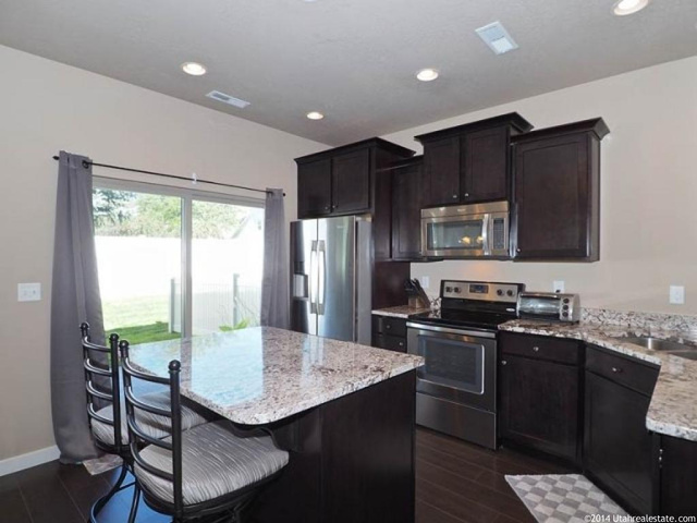 280 W 710 N, Centerville, UT 84014 — photo 3