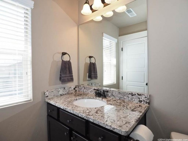 280 W 710 N, Centerville, UT 84014 — photo 7