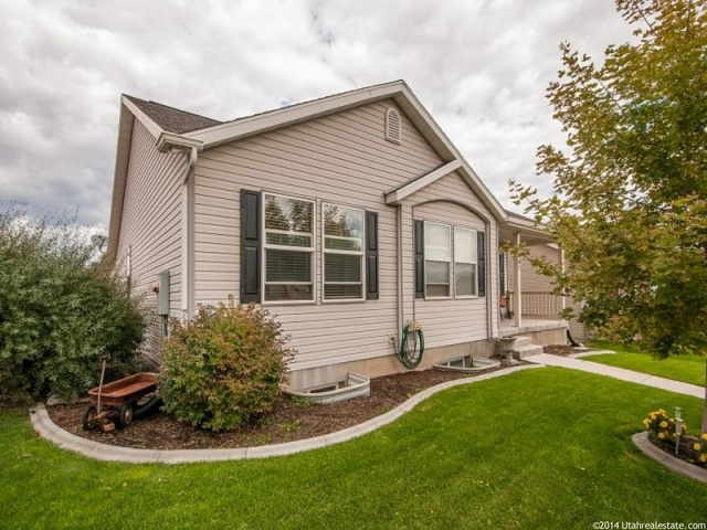 4061 E Golden Eagle Rd, Eagle Mountain, UT 84043 — photo 3