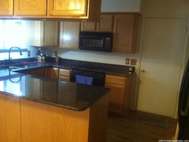 378 N Champlain, Tooele, UT 84074 — photo 2