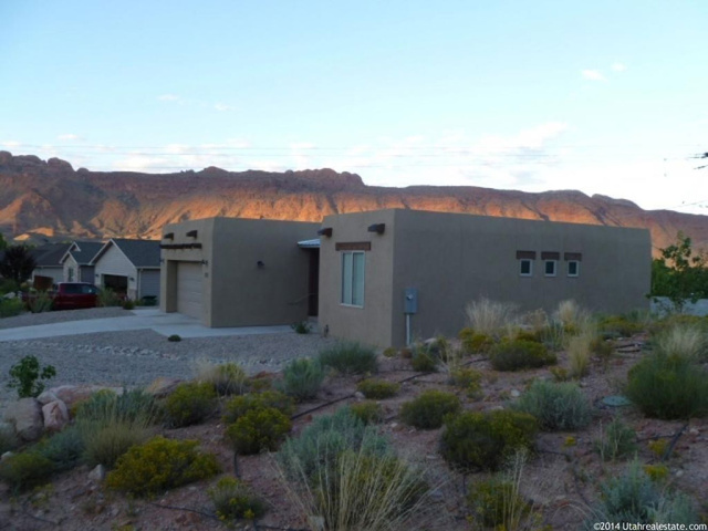 326 Crestview Dr, Moab, UT 84532 — photo 2