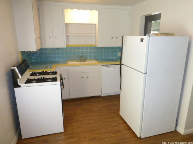 527 S 100 E, Bountiful, UT 84010 — photo 2
