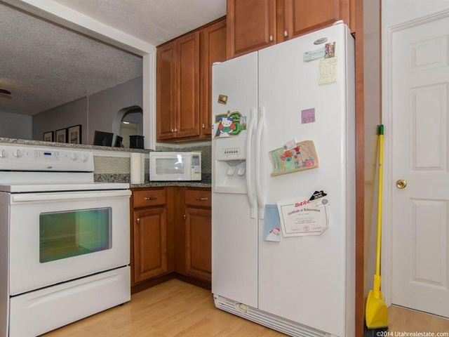 541 E Maple Dr, Clearfield, UT 84015 — photo 7