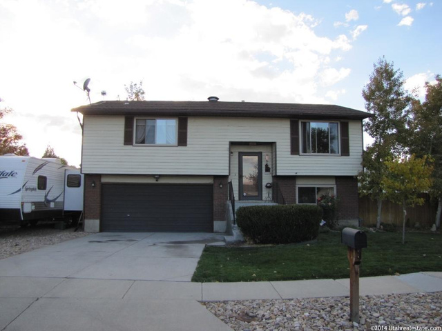 2960 S Carla St W, West Valley City, UT 84120