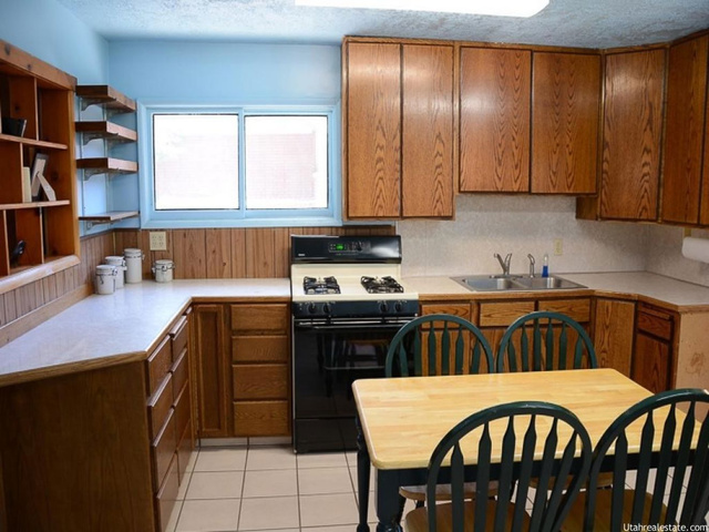141 N 100 W, Hyrum, UT 84319 — photo 7