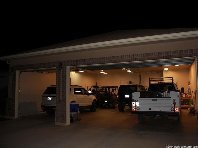 62 E Mt Peale Dr, Moab, UT 84532 — photo 2