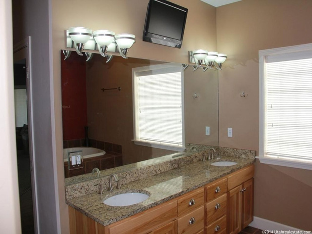 62 E Mt Peale Dr, Moab, UT 84532 — photo 7