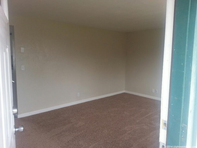 70 S 200 E, Elsinore, UT 84724 — photo 2
