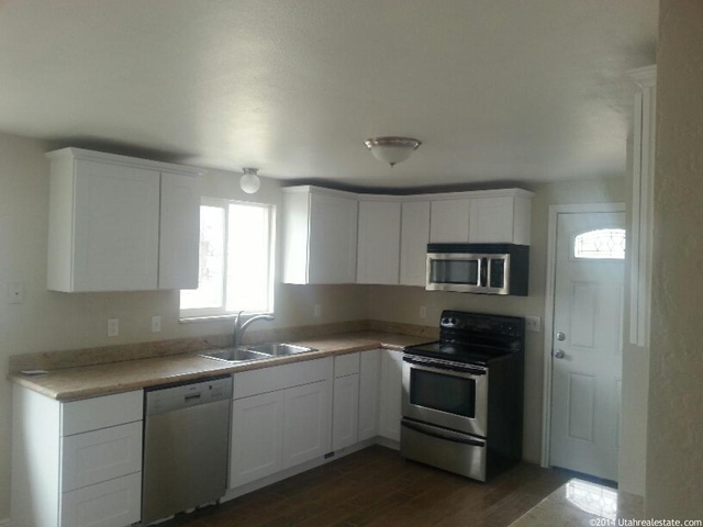 70 S 200 E, Elsinore, UT 84724 — photo 8