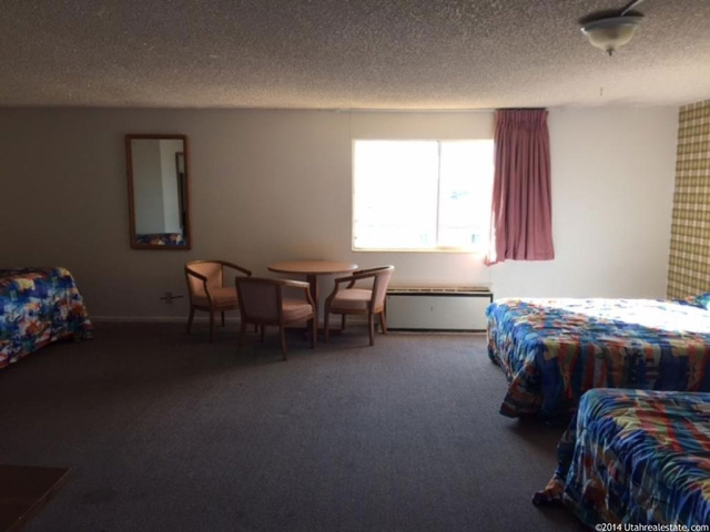 735 E Main St N, Green River, UT 84525 — photo 9