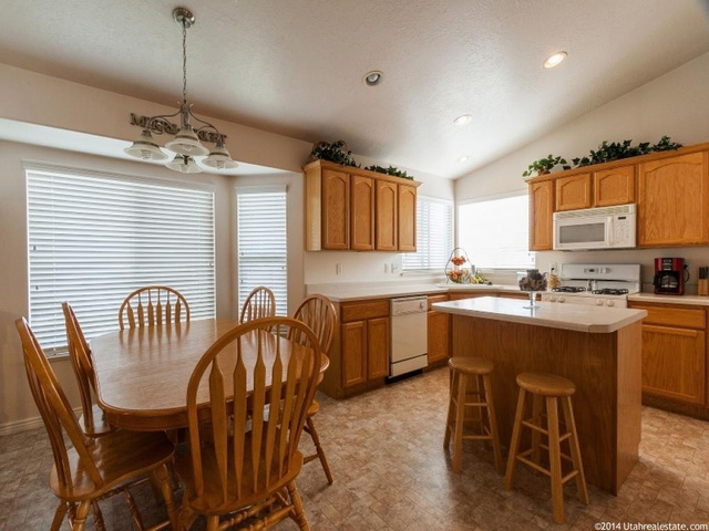 4060 Westlake Dr, Roy, UT 84067 — photo 6