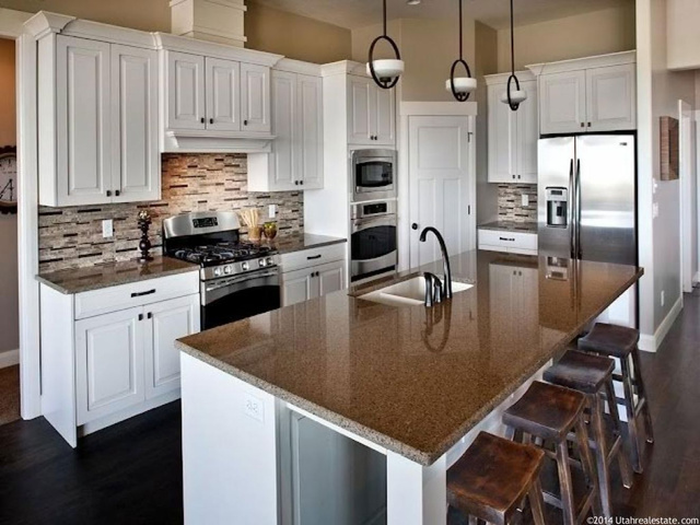 628 E Center St, Centerville, UT 84014 — photo 2