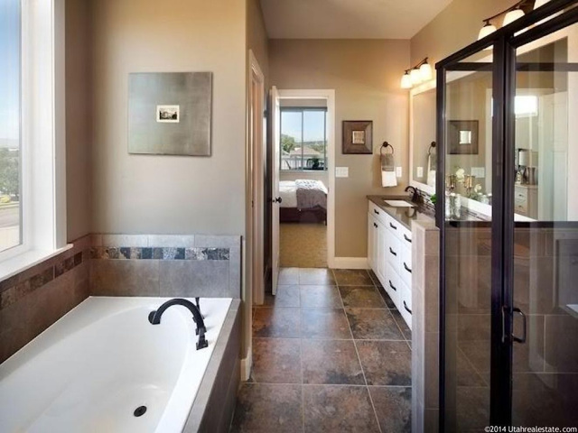 628 E Center St, Centerville, UT 84014 — photo 6