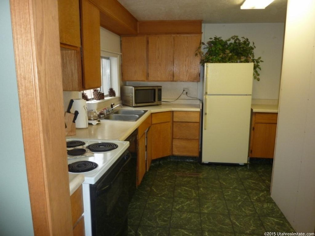 295 E 500 S, Vernal, UT 84078 — photo 4