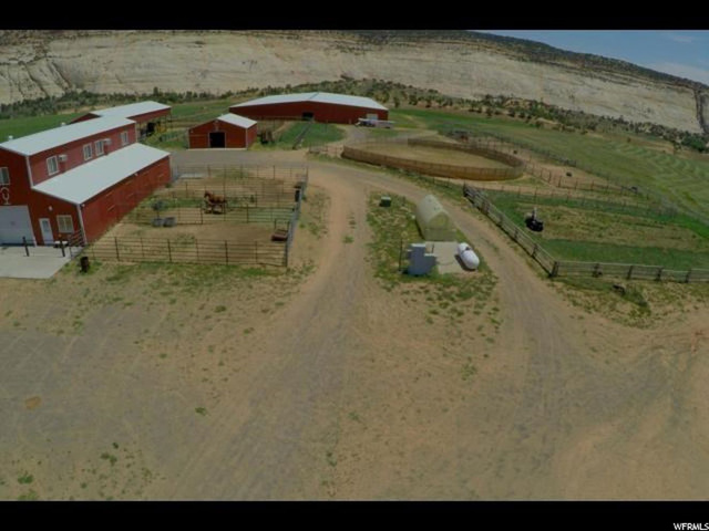 2405 Lower Boulder Rd, Boulder, UT 84716 — photo 4