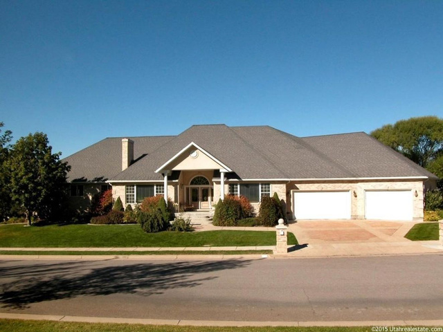 145 Buckingham Dr, Providence, UT 84332 — photo 3