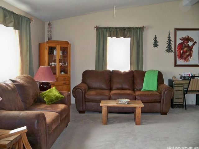 319 N 100 E, Aurora, UT 84620 — photo 3
