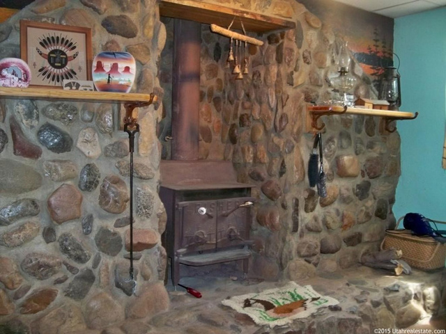 319 N 100 E, Aurora, UT 84620 — photo 9
