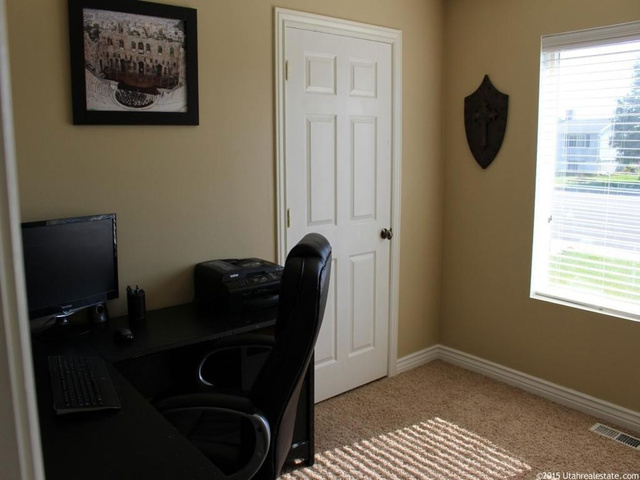60 S 100 E, Huntington, UT 84528 — photo 2