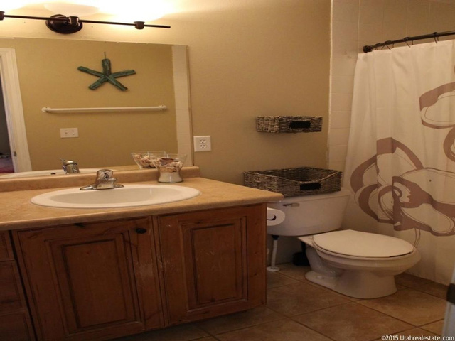 60 S 100 E, Huntington, UT 84528 — photo 4
