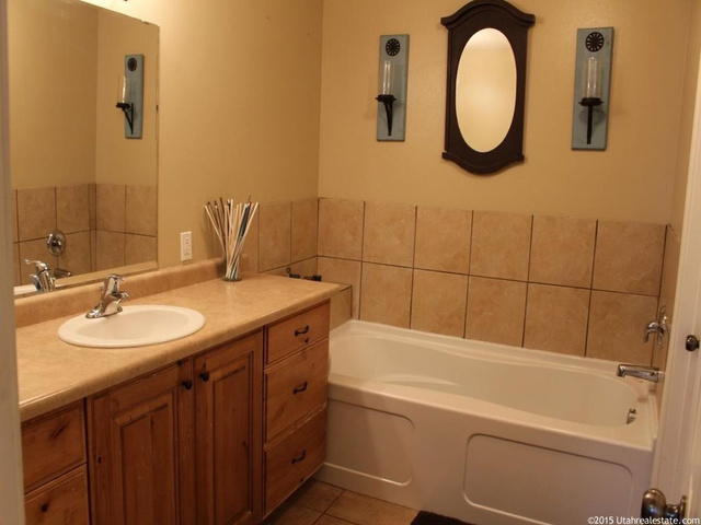 60 S 100 E, Huntington, UT 84528 — photo 9