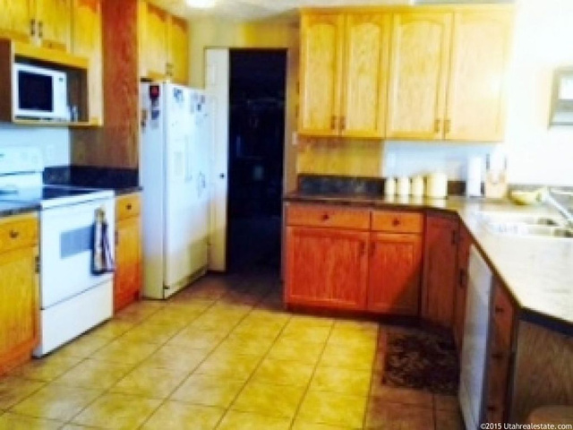 110 E 140 S, Aurora, UT 84620 — photo 7