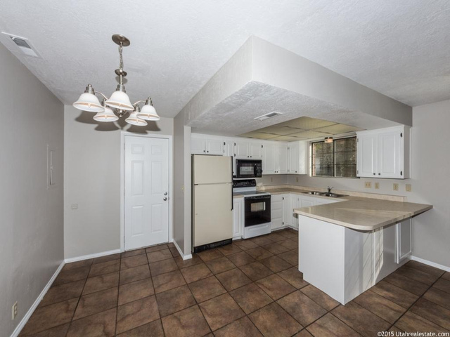 90 S 300 E #4, St. George, UT 84770 — photo 12
