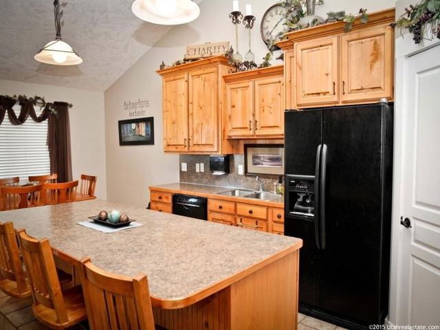 228 S 380 E, Mendon, UT 84325 — photo 2