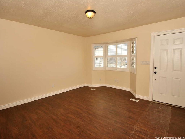 960 E Southfork Cir, Sandy, UT 84094 — photo 2