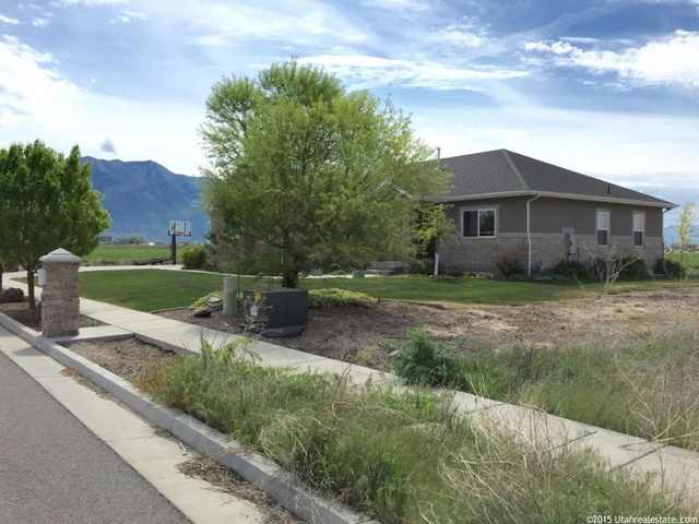 690 E 300 N, Tremonton, UT 84337 — photo 9