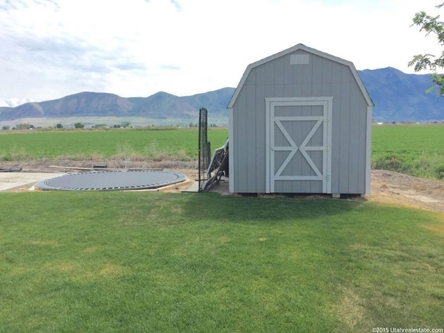 690 E 300 N, Tremonton, UT 84337 — photo 10