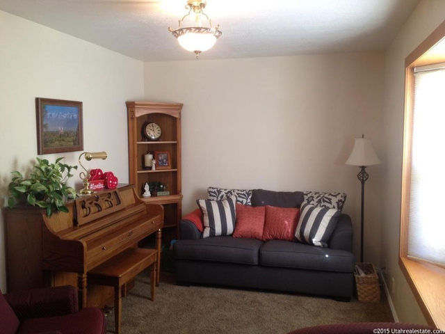 543 E 650 S, River Heights, UT 84321 — photo 2