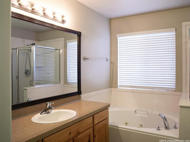 774 W 1090 N, Clinton, UT 84015 — photo 12