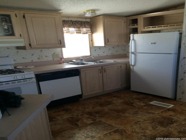 3949 S 1950 W #37, Roy, UT 84067 — photo 3