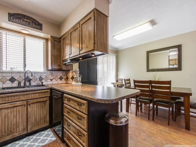 563 W 1060 N, Clinton, UT 84015 — photo 10