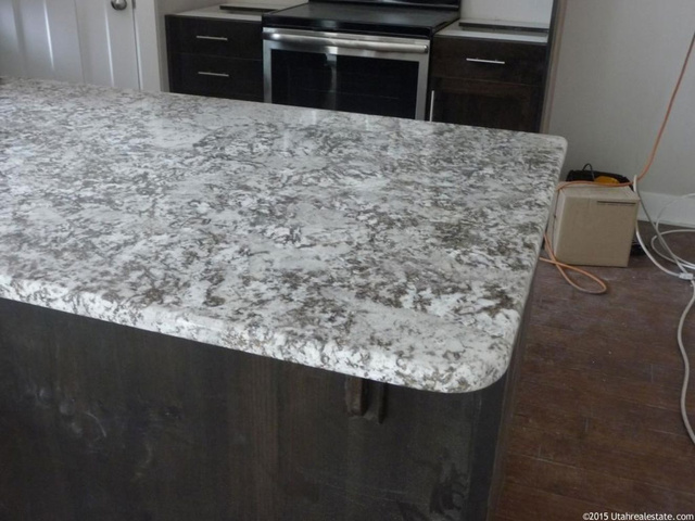 578 S 1030 E, Smithfield, UT 84335 — photo 6