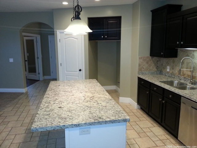 596 Lakeview, Farmington, UT 84025 — photo 7