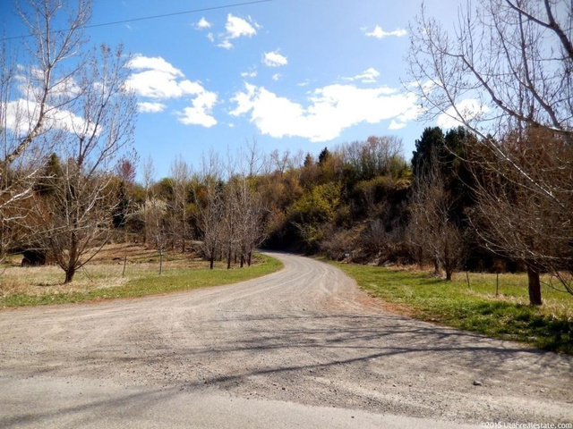 11400 S 1300 E #4, Avon, UT 84328 — photo 2