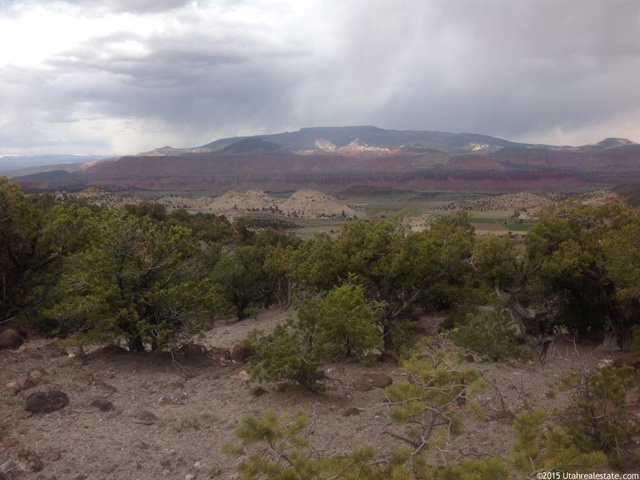 3000 S Three Creeks Rd E #3, Teasdale, UT 84773 — photo 4