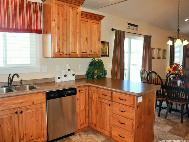 356 S 400 East E, Hyrum, UT 84319 — photo 12