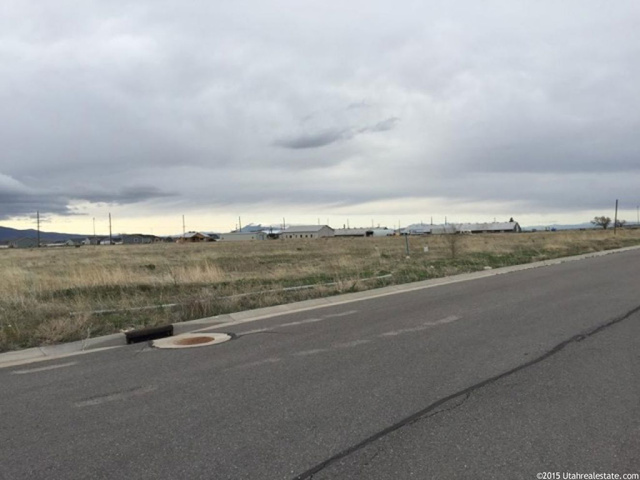 227 S 1810 E #8, Hyrum, UT 84319 — photo 3