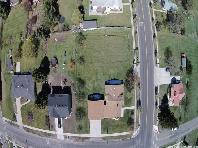 589 S Park Ave W, Logan, UT 84341 — photo 2