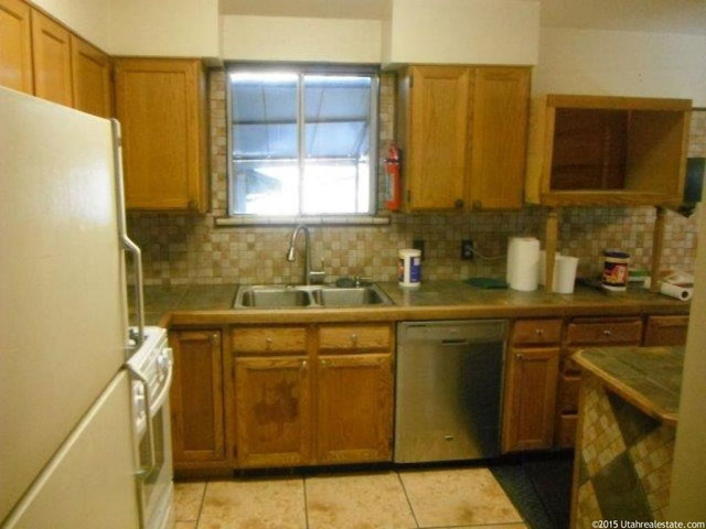 49 E 525 N, Layton, UT 84041 — photo 3