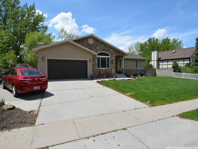 10252 S 2375 E, Sandy, UT 84092 — photo 2